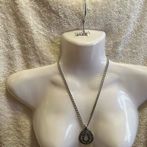 Women’s Beautiful Vintage Marcasite East 5th 21” adjustable length necklace